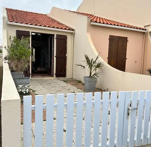 Charmante Maison - Wifi Fibre, Parking, Terrasse - Port Et à Pied Hébergement de vacances La Chaume